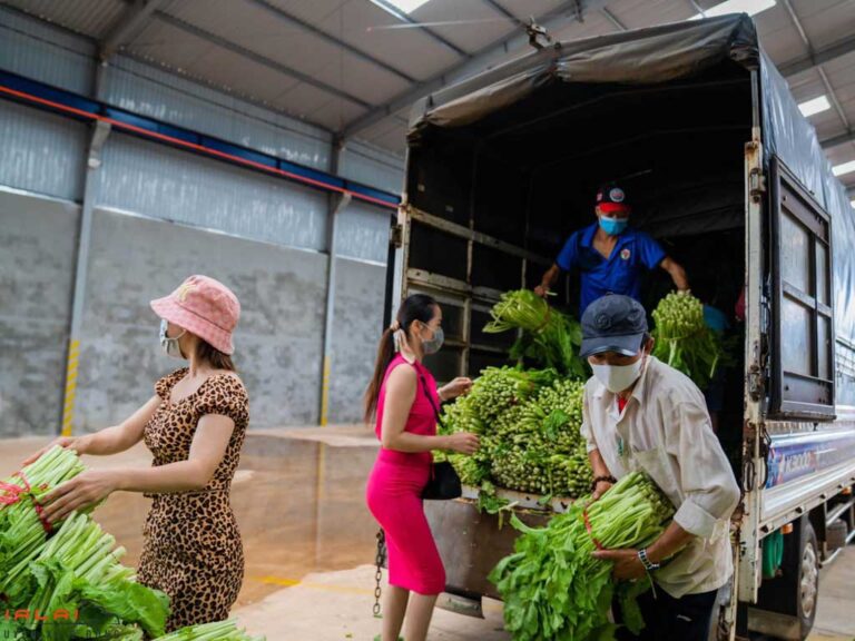 Dịch lan rộng, nghĩa đồng bào lan tỏa nhiều hơn