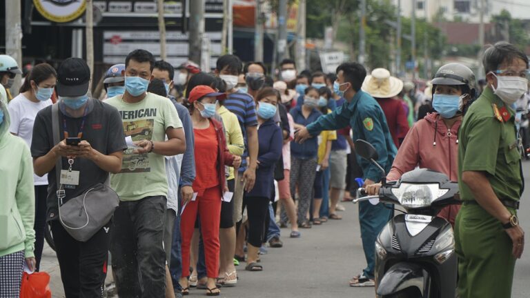 TP.HCM áp dụng Chỉ thị 16: Người dân có thể ra khỏi nhà trong trường hợp nào?