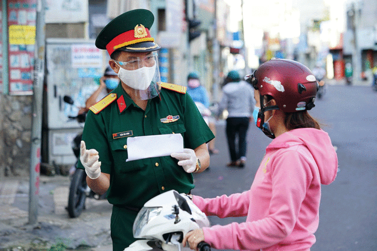 TP.HCM tăng cường phong tỏa dịch bệnh