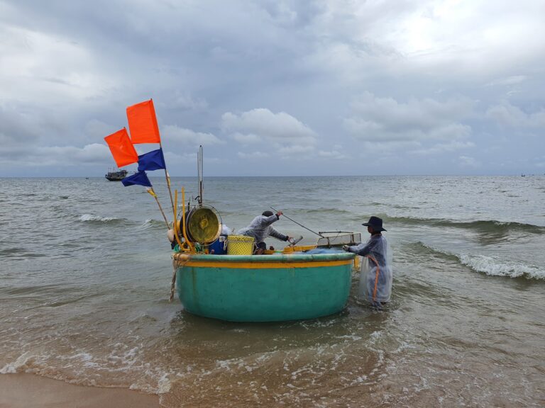 Bà Rịa – Vũng Tàu lên phương án cho ngư dân ra khơi