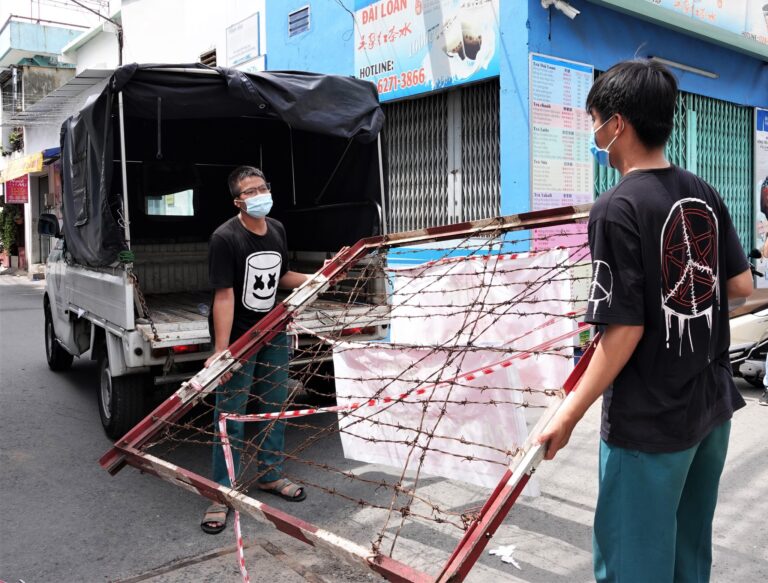 TP.HCM: Kiểm soát được dịch Covid-19, Q.Gò Vấp tính việc dỡ rào chắn, dây giăng trước hẻm