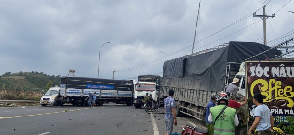 Lâm Đồng: Tai nạn liên hoàn tại Trạm thu phí Liên Đầm, giao thông quốc lộ 20 ách tắc