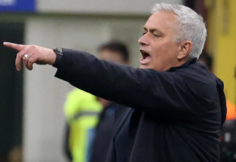 HLV Mourinho nói điều bất ngờ sau khi AS Roma thua đậm Inter Milan