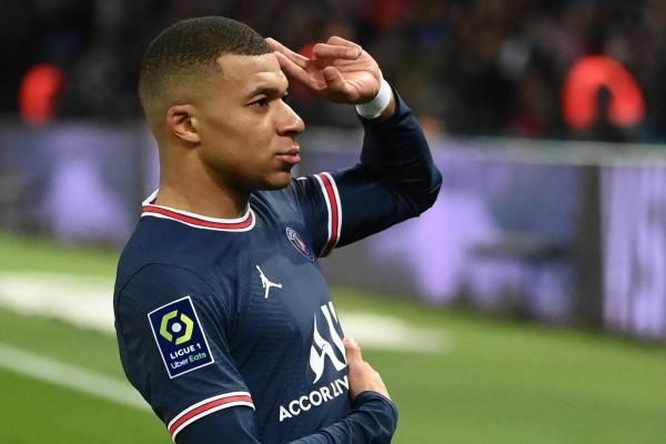 Mbappe nói lời bất ngờ với PSG sau khi cùng Messi và Neymar ghi bàn