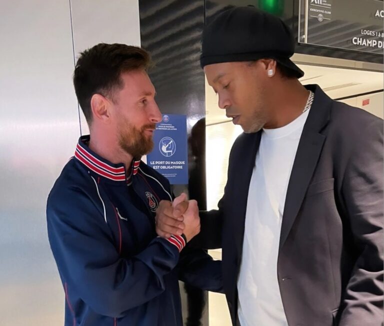 Ronaldinho chỉ ra lý do CĐV PSG nên ủng hộ Messi, Neymar và Mbappe