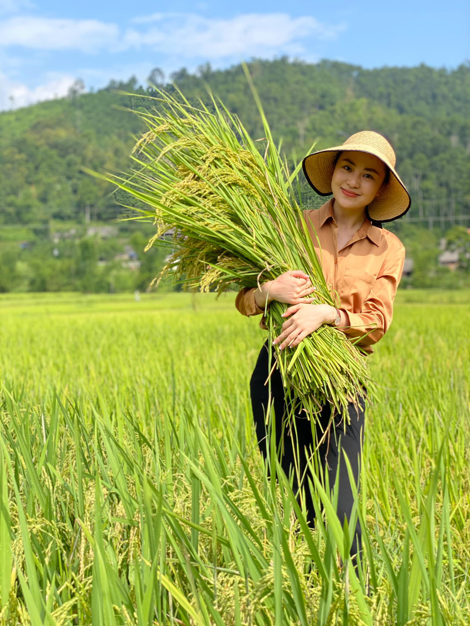 Hình ảnh "độc lạ" sau ống kính của MC Thời sự Ngọc Bích