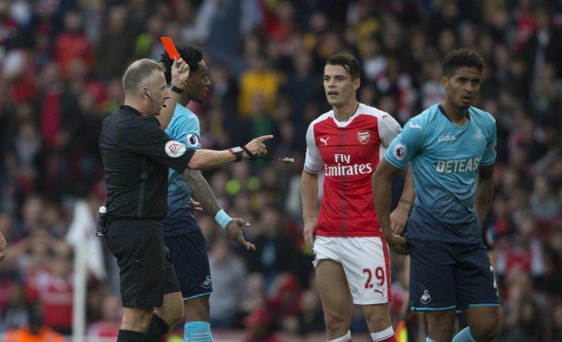 Granit Xhaka bị điều tra vì nghi ngờ bán độ