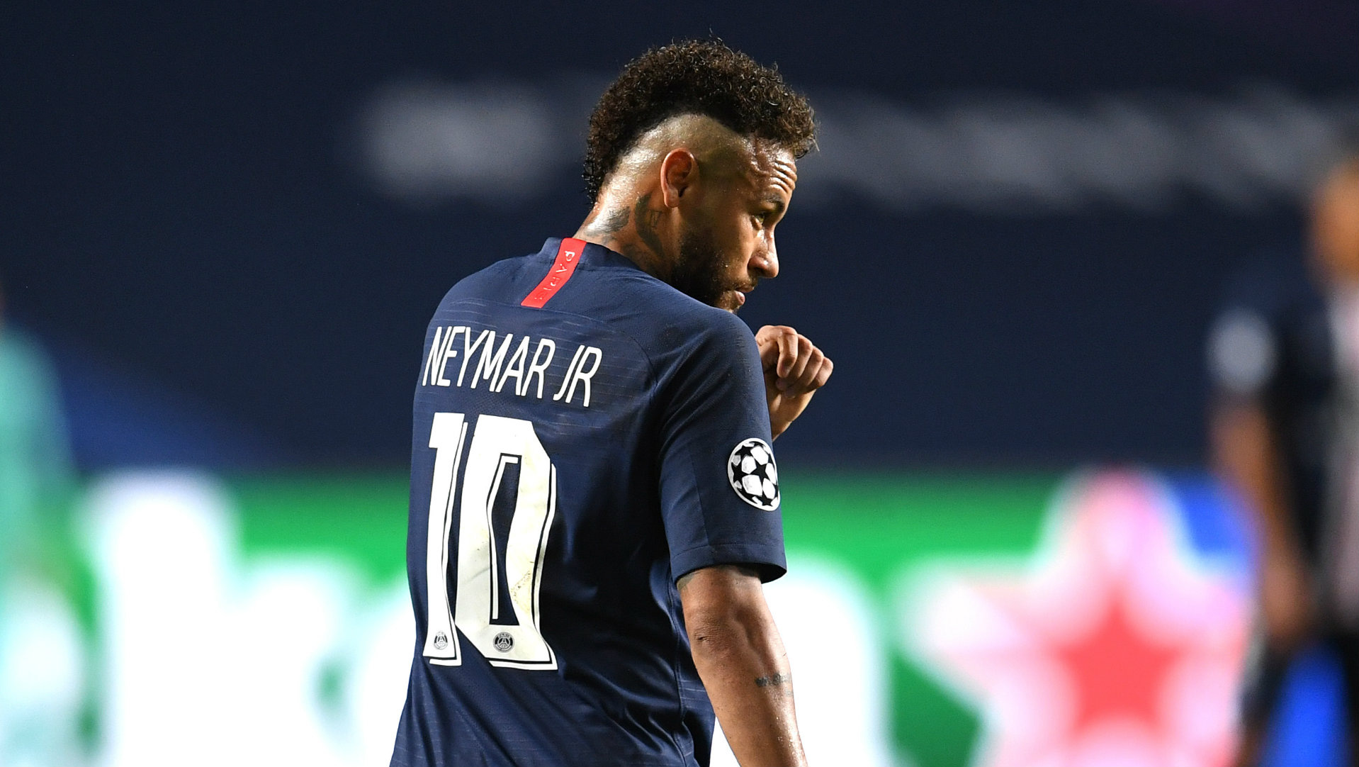 Chưa có lối thoát nào dành cho Neymar