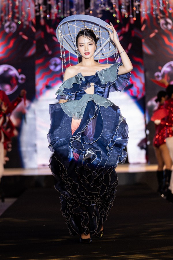 Thailand Fashion Week 2022 tôn vinh di sản âm nhạc Việt Nam