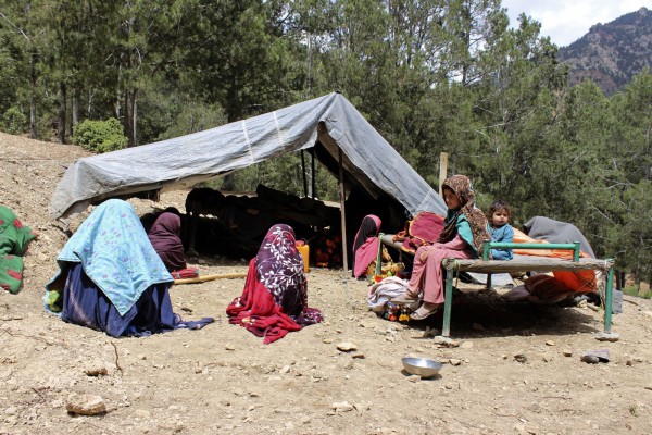 Xót xa trước hình ảnh đổ nát do động đất ở Afghanistan