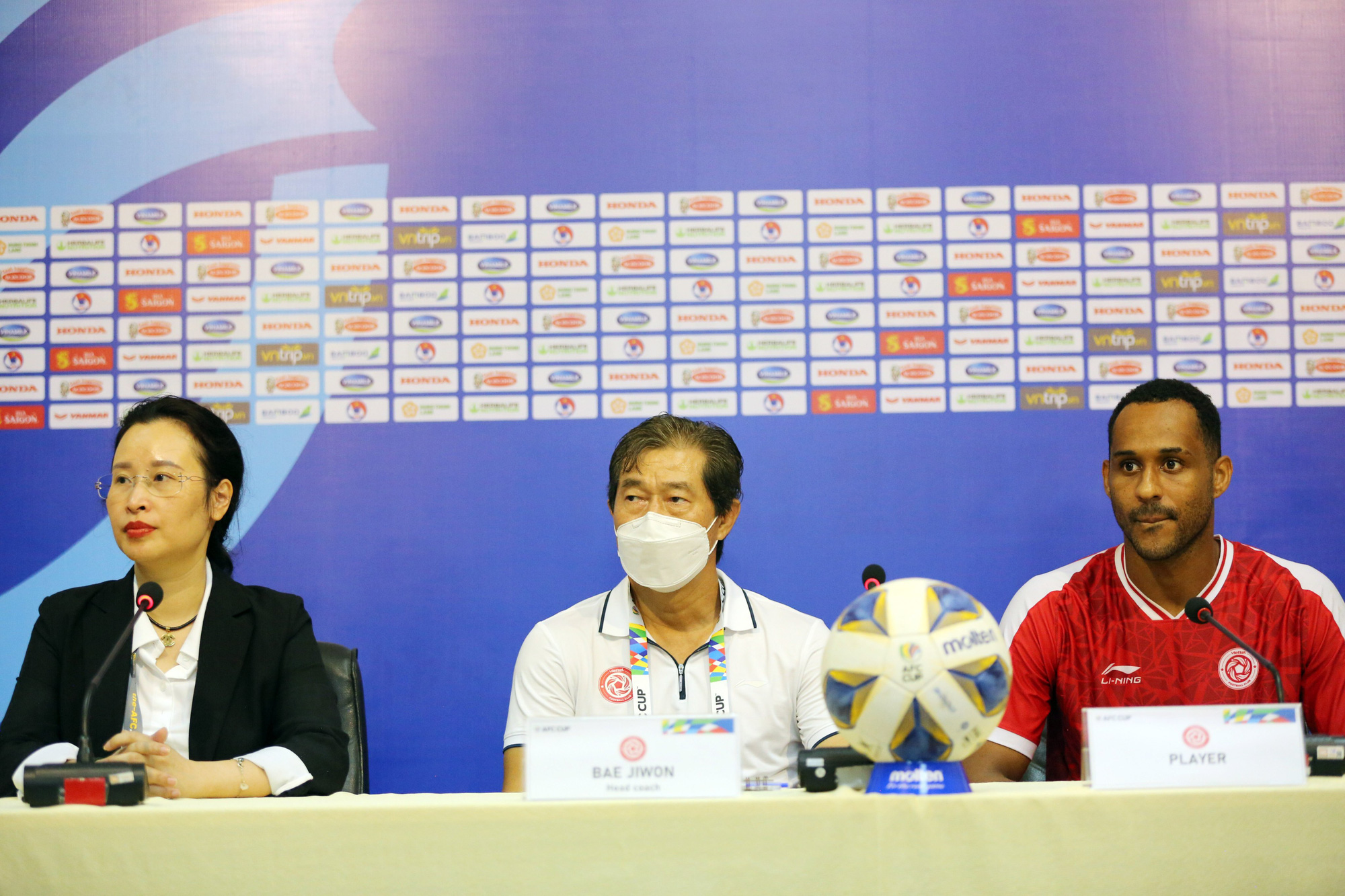 HLV Bae Ji Won (Viettel): “Tôi hài lòng về chiến thắng”