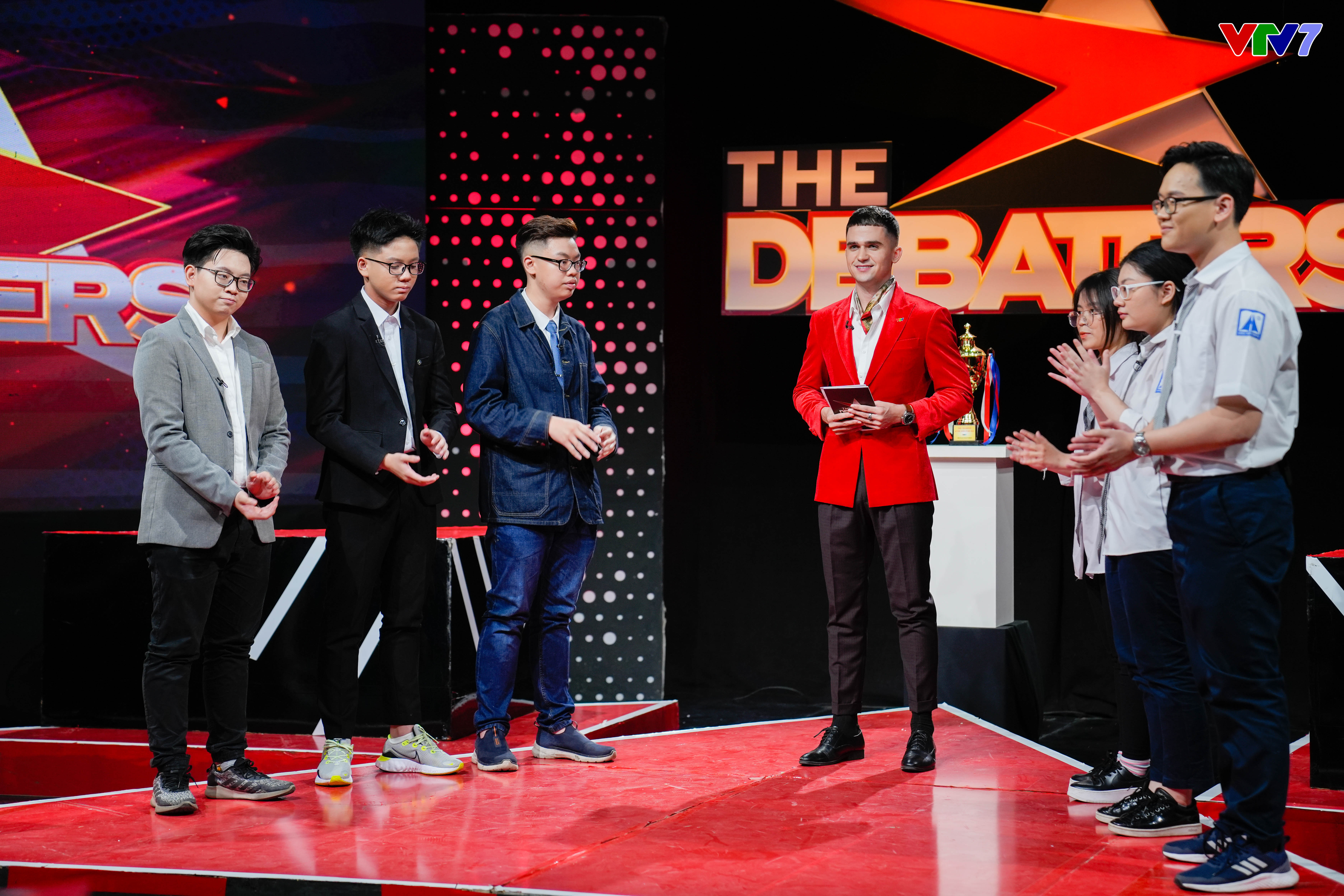 Trận Chung kết đầy kịch tính của The Debaters