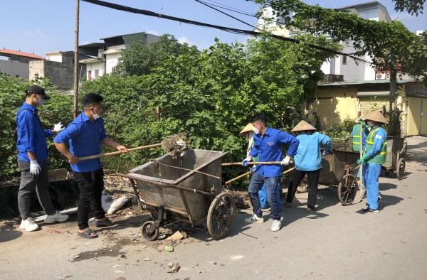 URENCO phối hợp chi đoàn PC05- (CATP. HN) ra quân tổng vệ sinh môi trường