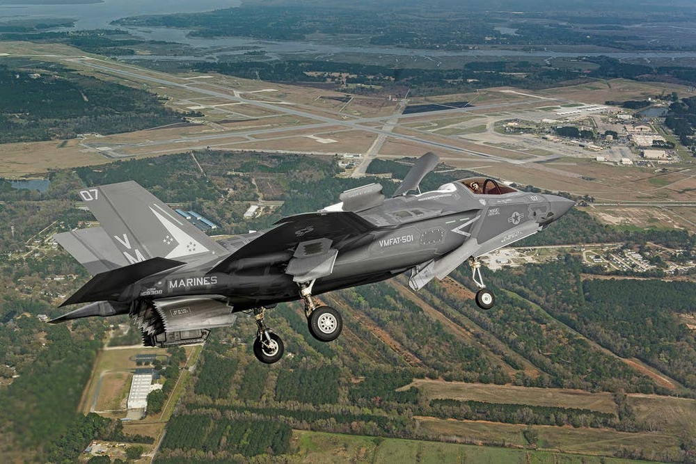 Báo Mỹ: Vật giống F-35 vượt biển theo cách bất thường - Vì sao, từ đâu và để làm gì? - Ảnh 3.