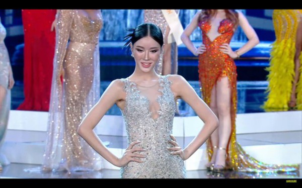 Phùng Trương Trân Đài xuất sắc lọt Top 6 Chung kết Miss International Queen 2022