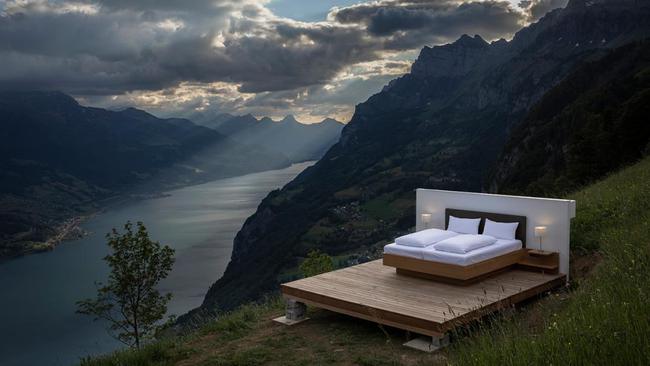 Khách sạn "ngàn sao" cho ngủ ngoài đường, thu 8 triệu đồng/đêm nhưng tại sao vẫn có hàng nghìn người đổ xô đặt phòng? - Ảnh 7. Khách sạn "ngàn sao" cho ngủ ngoài đường, thu 8 triệu đồng/đêm nhưng tại sao vẫn có hàng nghìn người đổ xô đặt phòng? - Ảnh 7.