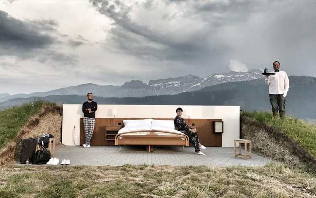 Khách sạn "ngàn sao" cho ngủ ngoài đường, thu 8 triệu đồng/đêm nhưng tại sao vẫn có hàng nghìn người đổ xô đặt phòng? - Ảnh 12. Khách sạn "ngàn sao" cho ngủ ngoài đường, thu 8 triệu đồng/đêm nhưng tại sao vẫn có hàng nghìn người đổ xô đặt phòng? - Ảnh 12.