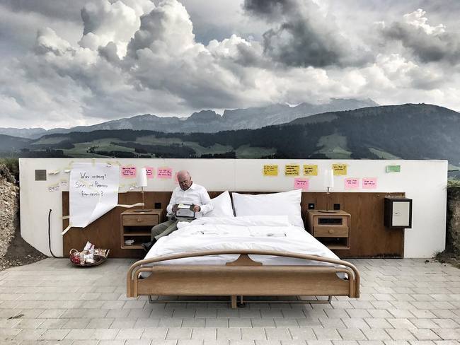 Khách sạn "ngàn sao" cho ngủ ngoài đường, thu 8 triệu đồng/đêm nhưng tại sao vẫn có hàng nghìn người đổ xô đặt phòng? - Ảnh 11. Khách sạn "ngàn sao" cho ngủ ngoài đường, thu 8 triệu đồng/đêm nhưng tại sao vẫn có hàng nghìn người đổ xô đặt phòng? - Ảnh 11.