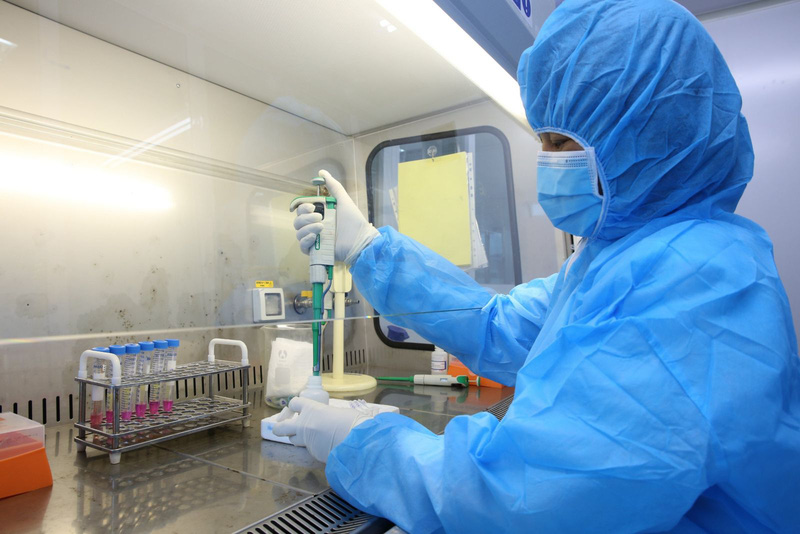 Biến chủng mới BA.5 xâm nhập, WHO và Bộ Y tế khuyến cáo người dân khẩn trương tiêm liều nhắc lại vaccine phòng COVID-19