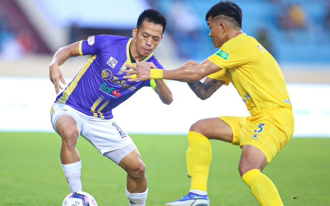 Đá bù vòng 3 V.League 1-2022: CLB Hà Nội chia điểm trên sân Thiên Trường