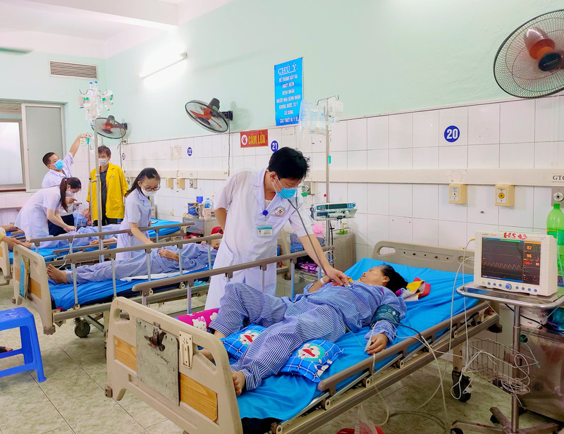 Thời tiết nắng nóng, bệnh nhân nhập viện tăng cao