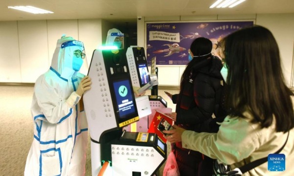 Trung Quốc rút ngắn thời gian cách ly, hướng tới nới lỏng kiểm soát biên giới Trung Quốc rút ngắn thời gian cách ly, hướng tới nới lỏng kiểm soát biên giới