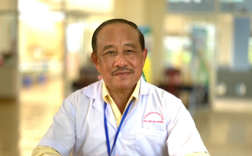 400 nhân viên y tế nghỉ việc: 3 chuyên gia hiến kế giữ người cho bệnh viện công - Ảnh 3. 400 nhân viên y tế nghỉ việc: 3 chuyên gia hiến kế giữ người cho bệnh viện công - Ảnh 3.