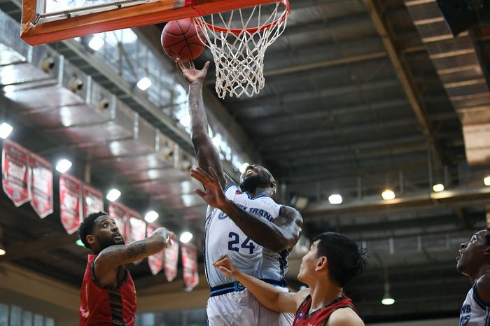 Dominique Tham tỏa sáng rực rỡ, Nha Trang Dolphins tạo "địa chấn" ngay tại thánh địa CIS - Ảnh 2.