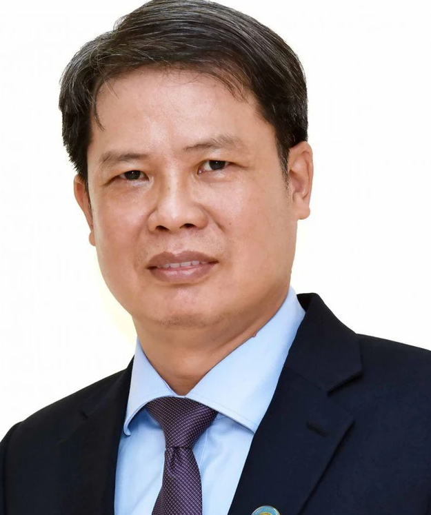 400 nhân viên y tế nghỉ việc: 3 chuyên gia hiến kế giữ người cho bệnh viện công - Ảnh 2. 400 nhân viên y tế nghỉ việc: 3 chuyên gia hiến kế giữ người cho bệnh viện công - Ảnh 2.