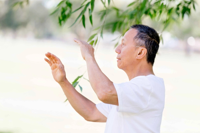 Bước qua tuổi 50, đàn ông làm được 6 điều này thì xin chúc mừng, cơ thể của bạn vận hành rất tốt - Ảnh 1.