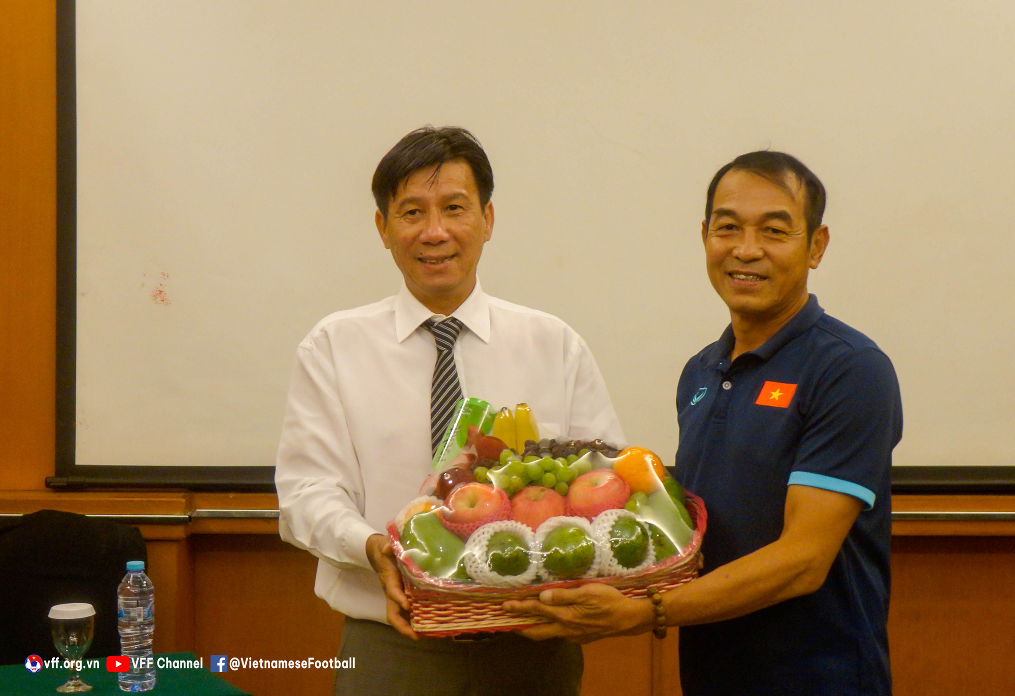 Đại sứ Việt Nam tại Indonesia gặp mặt, động viên Đội tuyển U19 Việt Nam