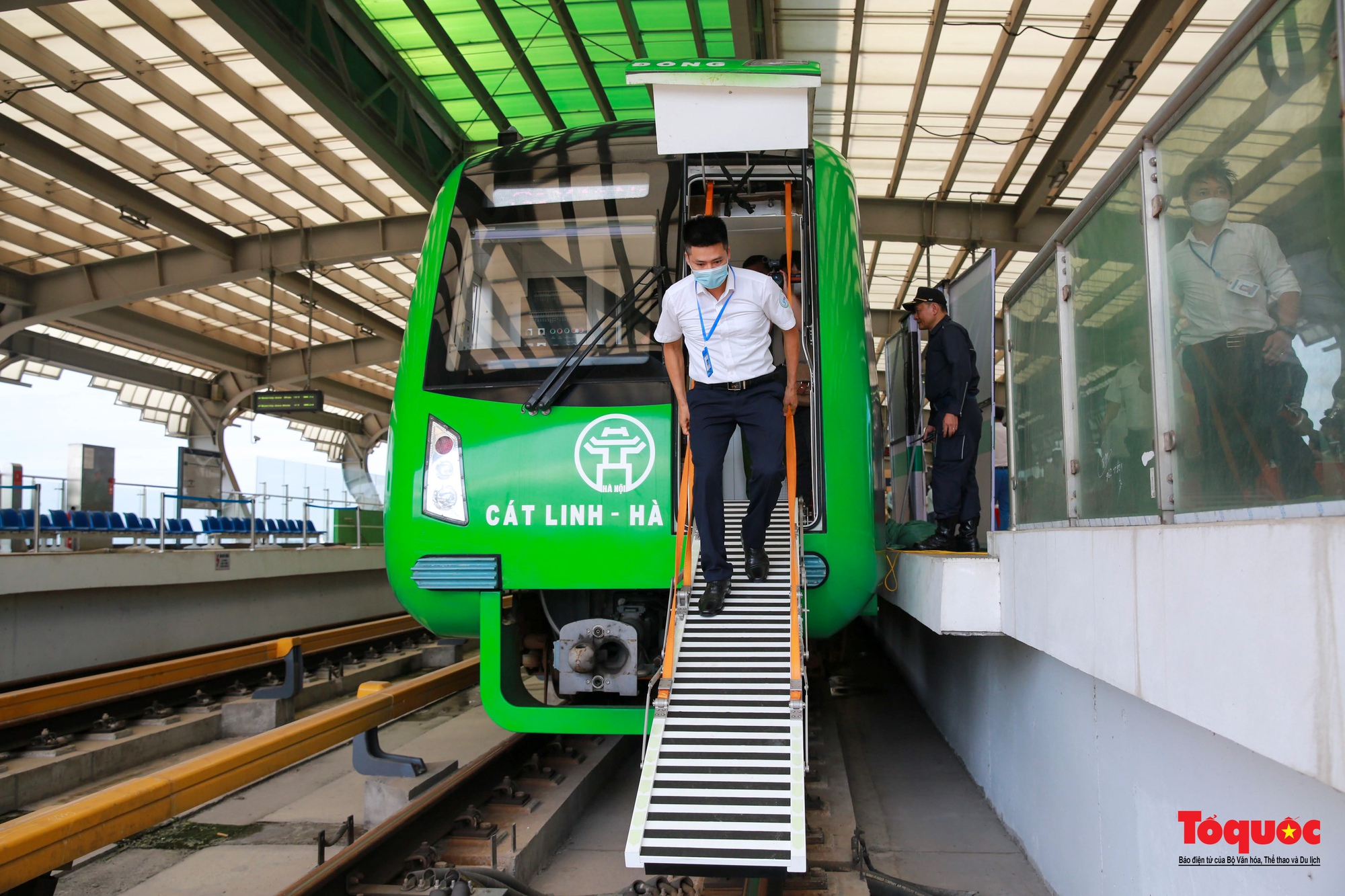 Hà Nội: Diễn tập ứng phó cứu nạn khi tàu Cát Linh - Hà Đông gặp hỏa hoạn - Ảnh 17.