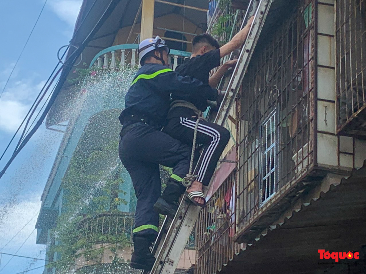 Hà Nội: Ra mắt mô hình “Khu dân cư an toàn PCCC” trên địa bàn quận Ba Đình - Ảnh 12.