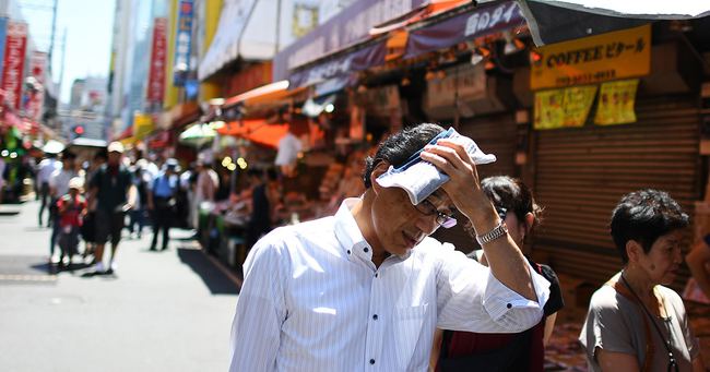 "Bé Na" gây hoảng loạn khắp thành phố Nhật Bản, khiến gần 10.000 ngôi nhà biến thành lò thiêu, người dân kêu trời - Ảnh 3.