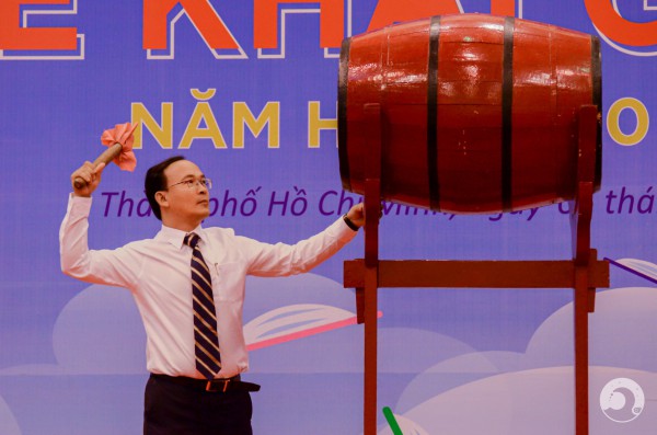 Vì sao mang kẹo và không quảng cáo miễn phí trong phòng thi tốt nghiệp THPT? Vì sao mang kẹo và không quảng cáo miễn phí trong phòng thi tốt nghiệp THPT?