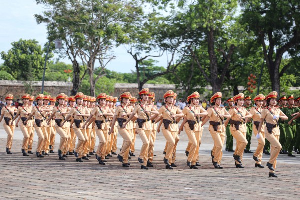 Đẹp mắt khoảnh khắc CAND trổ tài thi điều lệnh, bắn súng, võ thuật