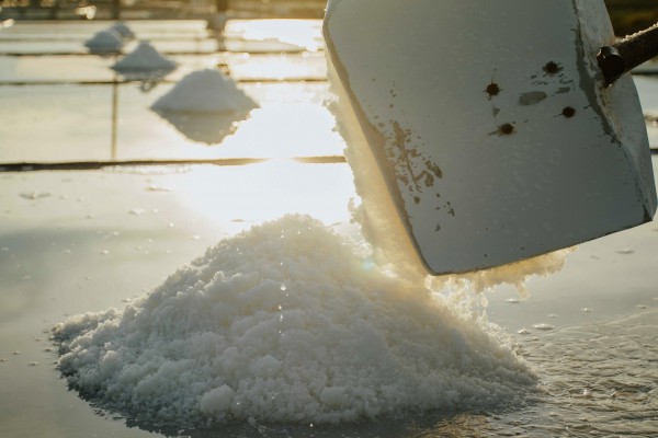 Làng muối bên sông