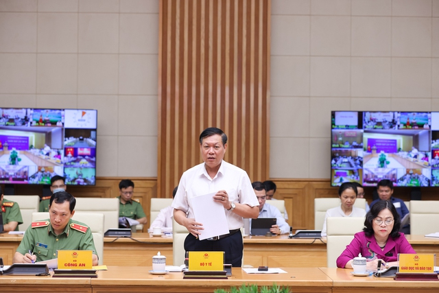 Thủ tướng: Không được quên "kinh nghiệm xương máu" khi chưa có vaccine COVID-19 - Ảnh 2.