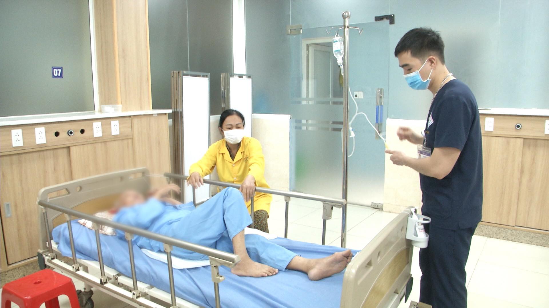 Nắng nóng, nhiều người già bị đột quỵ não