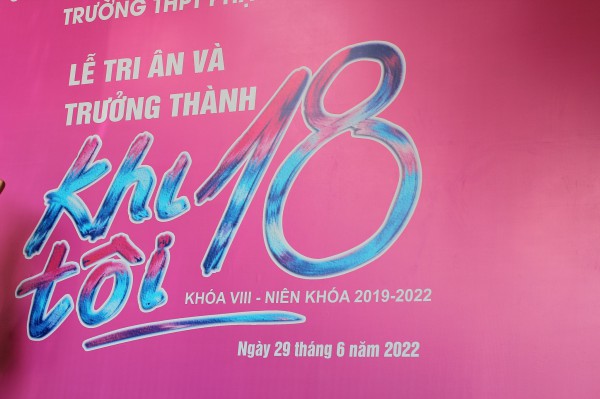 Nhiều cảm xúc với lễ tri ân, trưởng thành của học sinh 12 Nhiều cảm xúc với lễ tri ân, trưởng thành của học sinh 12