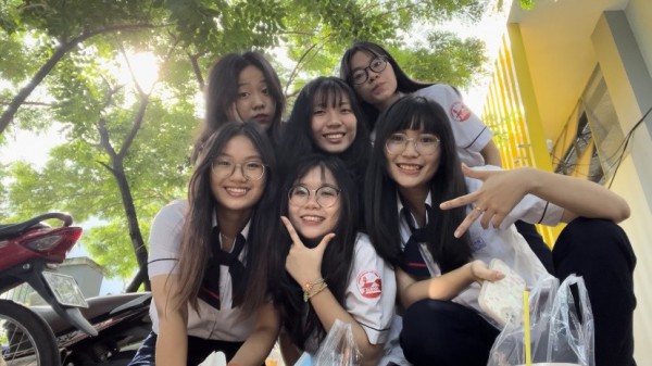 Nhiều cảm xúc với lễ tri ân, trưởng thành của học sinh 12 Nhiều cảm xúc với lễ tri ân, trưởng thành của học sinh 12