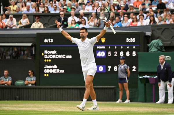Novak Djokovic lội ngược dòng khó tin để vào bán kết Wimbledon