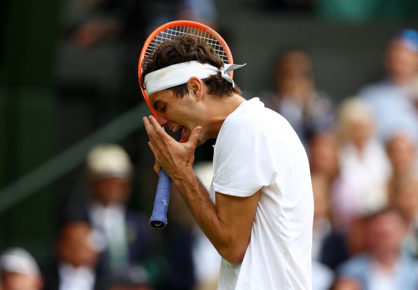 Ngã mũ thán phục trước tinh thần thi đấu của huyền thoại Nadal Ngã mũ thán phục trước tinh thần thi đấu của huyền thoại Nadal