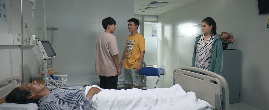 Lối nhỏ vào đời - Tập 19: Dũng làm việc tốt nhưng bị cả bố và 2 con ông Thành nghi ngờ