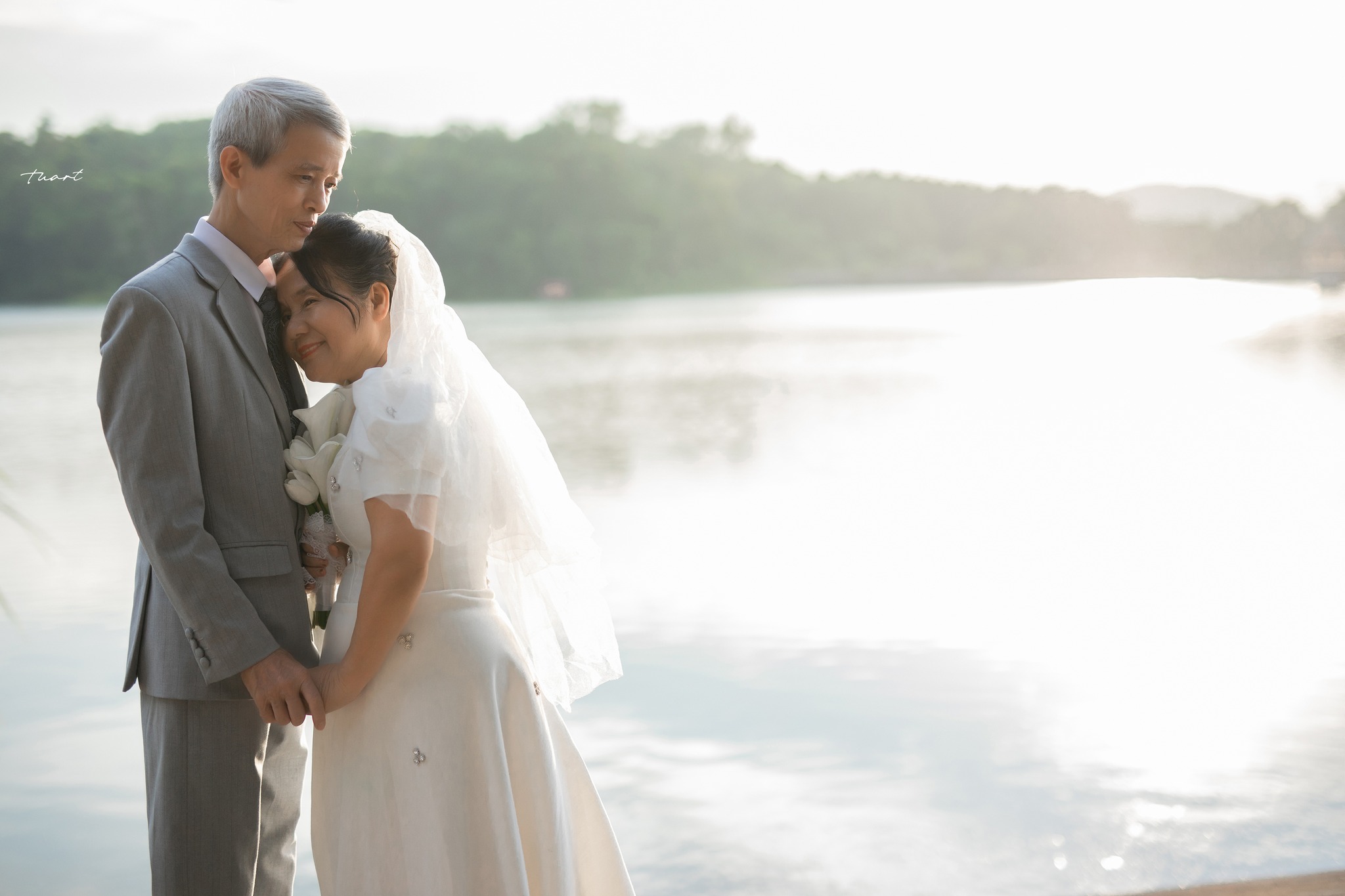 Cuộc sống tươi đẹp: Ngắm bộ ảnh cưới tình bể tình của cặp đôi ông bà khắc khẩu Cuộc sống tươi đẹp: Ngắm bộ ảnh cưới tình bể tình của cặp đôi ông bà khắc khẩu