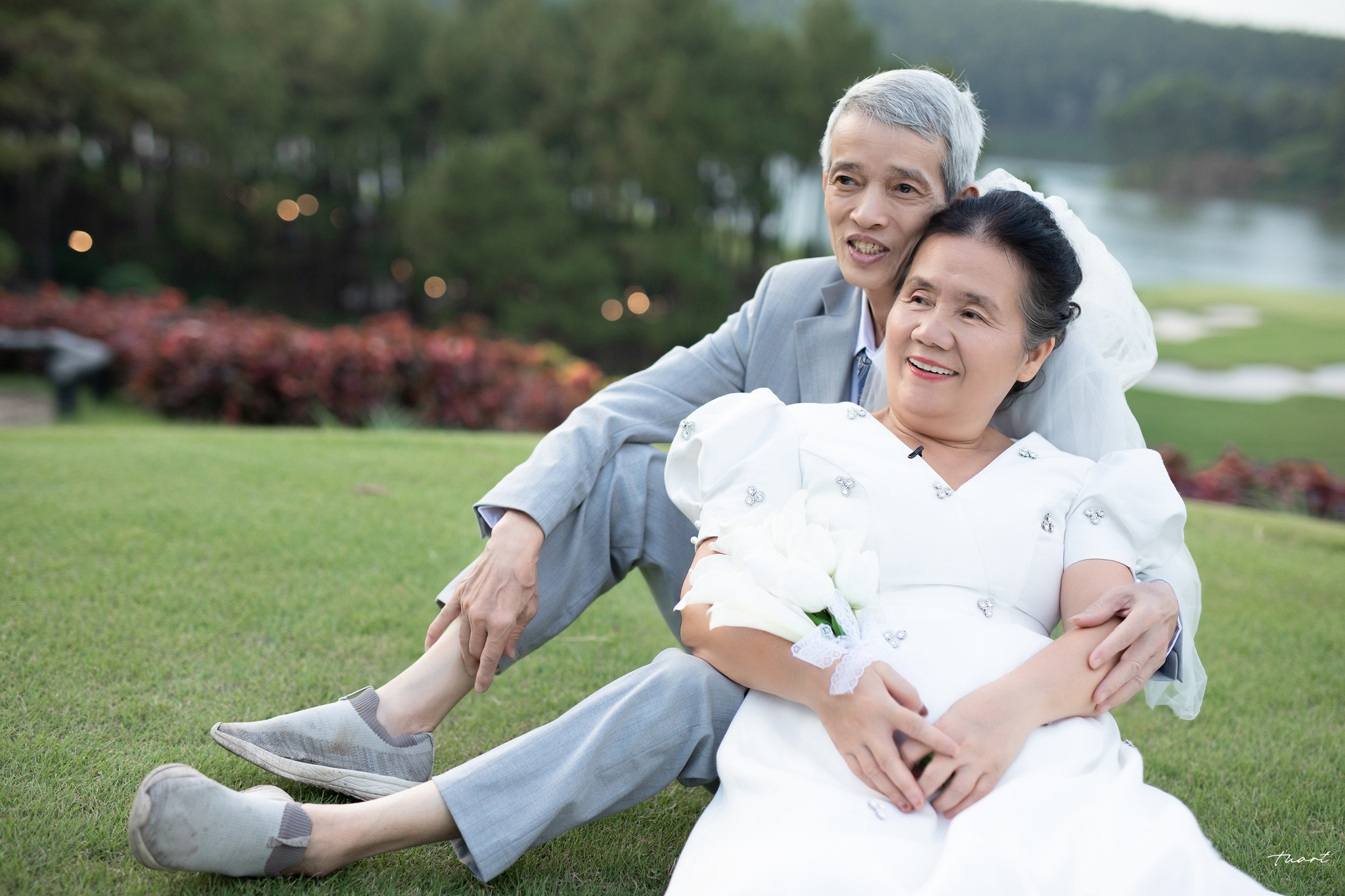 Cuộc sống tươi đẹp: Ngắm bộ ảnh cưới tình bể tình của cặp đôi ông bà khắc khẩu Cuộc sống tươi đẹp: Ngắm bộ ảnh cưới tình bể tình của cặp đôi ông bà khắc khẩu