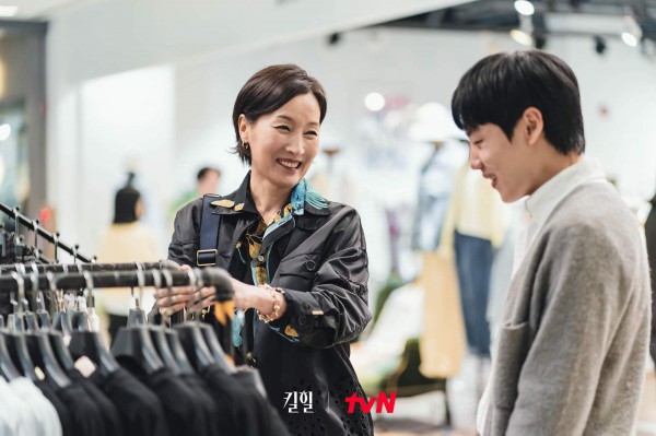 Mẹ quyền lực của Lee Min Ho ở Vườn Sao Băng: 60 tuổi vẫn siêu sang chảnh, đóng phim ít nhưng cực chất lượng