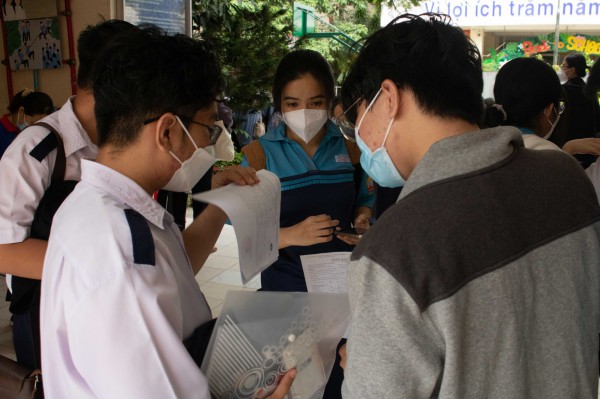 Thi tốt nghiệp THPT 2022: ‘Như thi học kỳ, không quá áp lực’