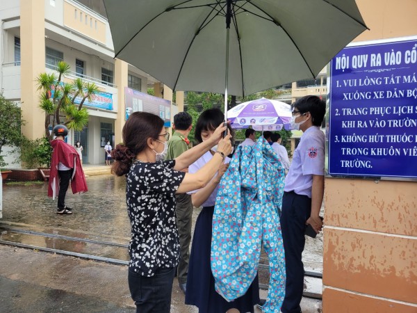 Thi tốt nghiệp THPT 2022: Thí sinh hoàn tất thủ tục chuẩn bị bước vào kỳ thi