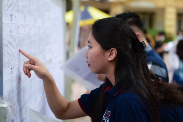 Gần 98.000 thí sinh tại Hà Nội làm thủ tục dự thi tốt nghiệp THPT